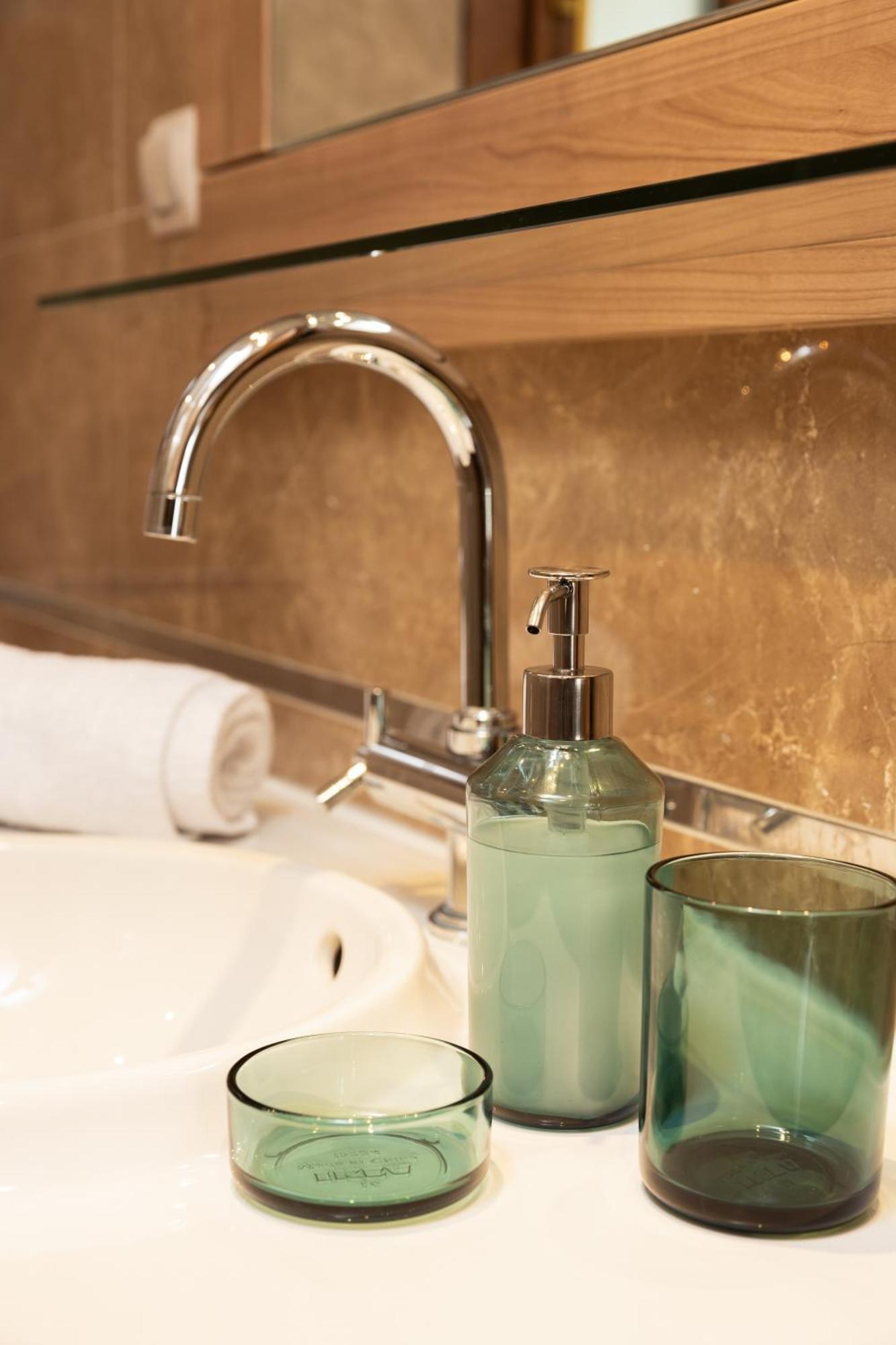 Champagne Sea View Apartment By Binobi! Tesalonika Bagian luar foto