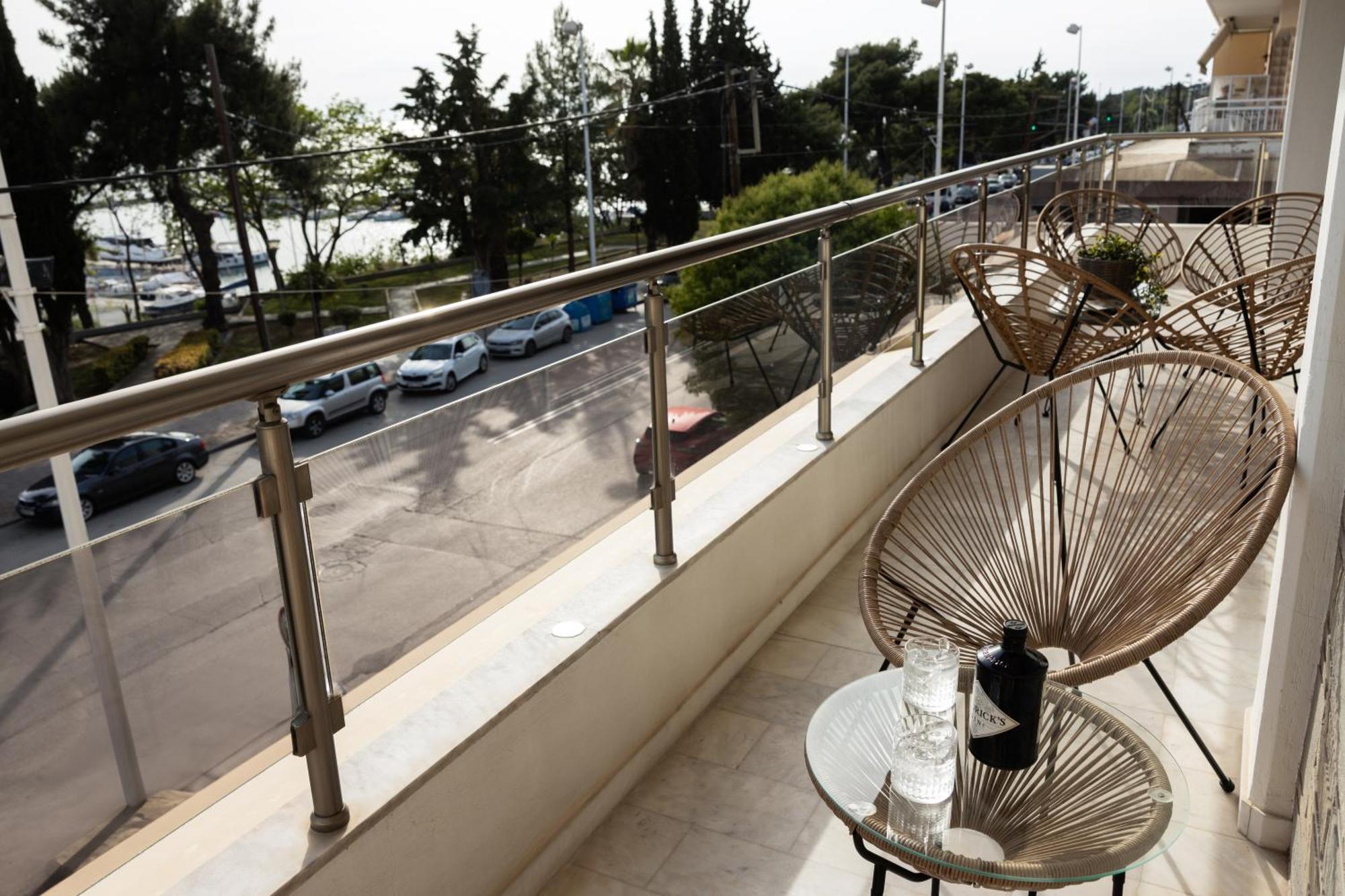Champagne Sea View Apartment By Binobi! Tesalonika Bagian luar foto